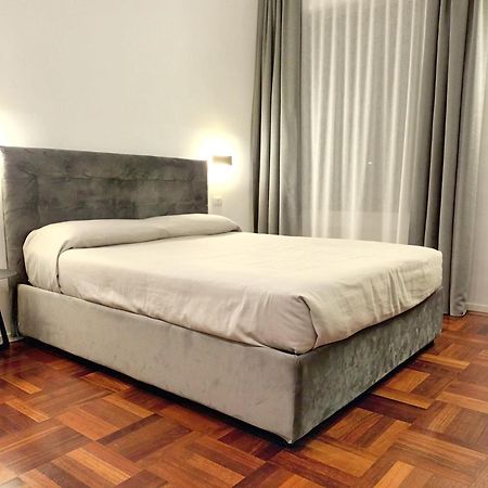 B&Bari, Via Crollalanza, Le Case Di Aurelia Guesthouse Buitenkant foto