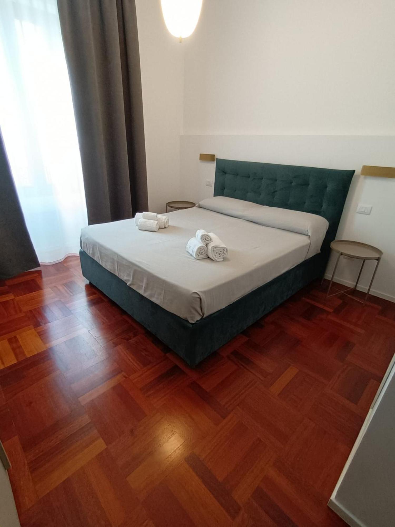B&Bari, Via Crollalanza, Le Case Di Aurelia Guesthouse Buitenkant foto